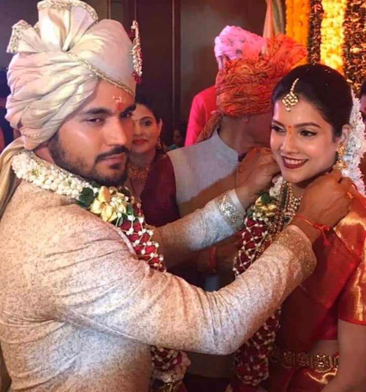 Manish and Ashrita got married in December 2019. The thing to note is that Manish and Ashrita have also removed pictures of each other from Instagram.