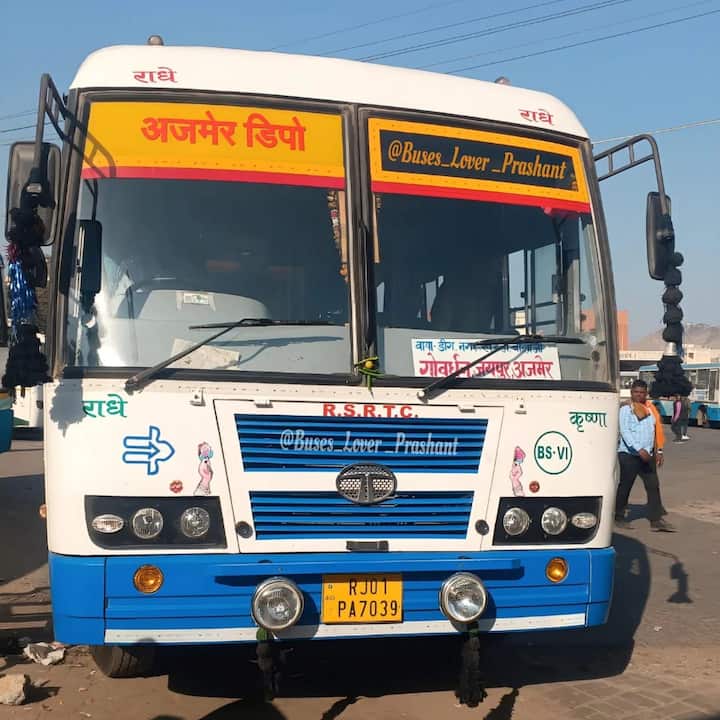 अधिसूचना के अनुसार आवेदन करने के लिए उम्मीदवार की आयु 1 जनवरी 2026 को 18 वर्ष से कम और 40 वर्ष से अधिक नहीं होनी चाहिए. आरक्षित श्रेणी के उम्मीदवारों को नियमानुसार आयु सीमा में छूट दी जाएगी.