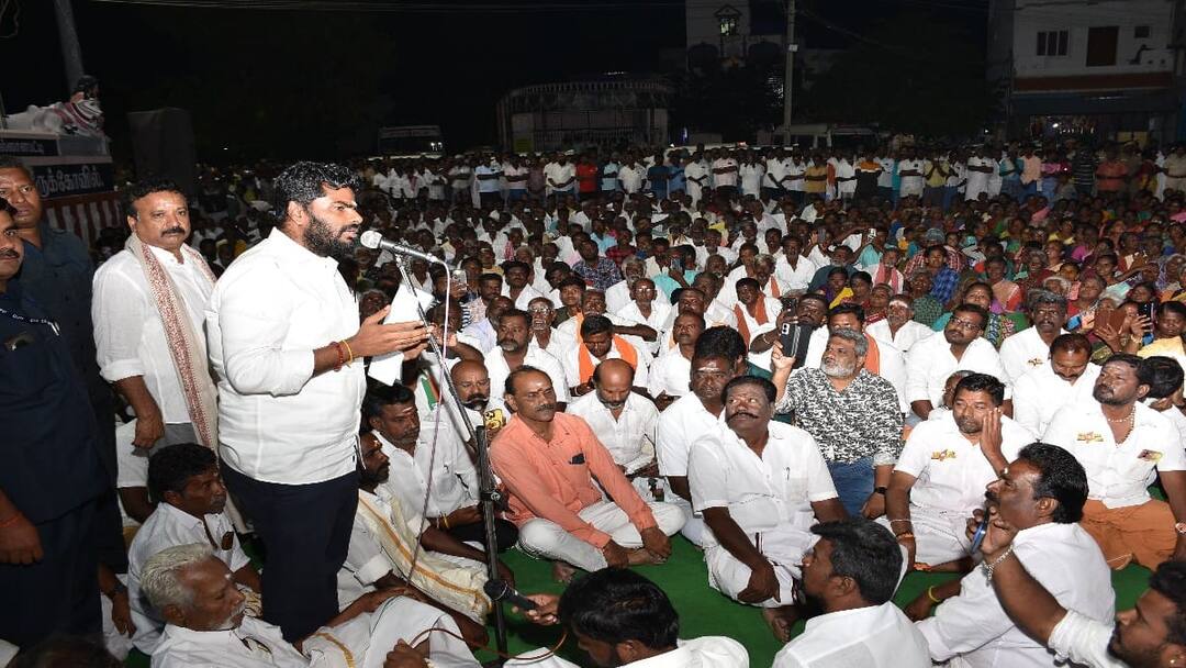 டங்ஸ்டன் எடுக்கும் எண்ணம் இல்லை.. அறிவித்த அண்ணாமலைக்கு பெண்கள் குலவை ! Annamalai announcement that tungsten mine will not be dug tnn டங்ஸ்டன் எடுக்கும் எண்ணம் இல்லை.. அறிவித்த அண்ணாமலைக்கு பெண்கள் குலவை !