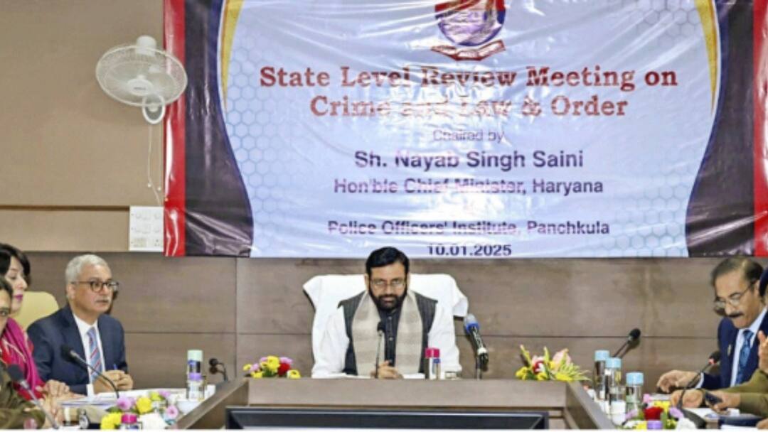 'विदेश में बैठे गैंगस्टर और गुर्गों की तोड़ेंगे कमर', हरियाणा में नए कानून पर बोले CM नायब सिंह सैनी Haryana to Become First state to impelement 3 new criminal Laws after chandigarh CM Nayab Singh Saini 'विदेश में बैठे गैंगस्टर और गुर्गों की तोड़ेंगे कमर', हरियाणा में नए कानून पर बोले CM नायब सिंह सैनी