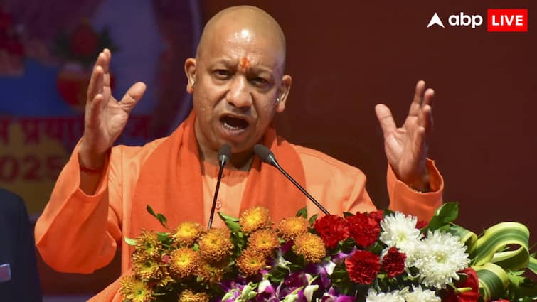 BJP has given a big responsibility to Chief Minister Yogi Adityanath सीएम योगी को दिल्ली चुनाव में इन 14 सीटों की मिली जिम्मेदारी, अवध ओझा की सीट पर भी करेंगे प्रचार