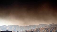 California Wild Fire: आलिशान बंगले, फिल्म स्टुडिओ अन् घरे आगीत जळून खाक...हॉलिवूडचे स्टार्स बेघर, पाहा मन हेलावणारे फोटो