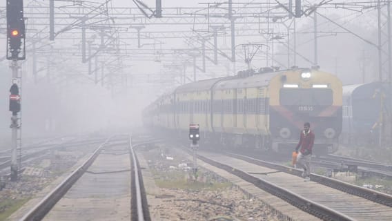 Delhi Under IMD's Orange Alert As Dense Fog Hits Flights, Train Operations