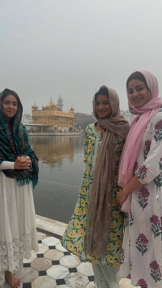 परिवार के साथ गोल्डन टेंपल पहुचीं अनन्या पांडे