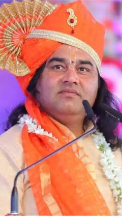 देवकीनंदन ठाकुर ने सीएम योगी की तारीफ की | ABP SHORTS