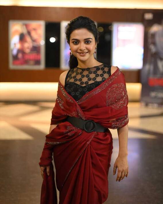 সোহমের সঙ্গে সত্যিই কী সম্পর্কে রয়েছেন শোলাঙ্কি?