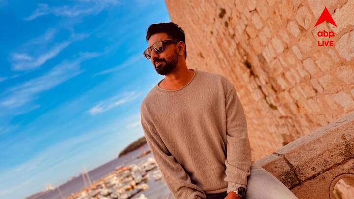 আজ মুক্তি পেল 'বিনোদিনী' সিনেমার ট্রেলার। আর সেই ট্রেলার মুক্তির অনুষ্ঠানে রামকমল মুখোপাধ্যায় ও রুক্মিণী মৈত্রের সঙ্গে উপস্থিত ছিলেন দেব। এদিন রুক্মিণীকে নিয়ে, ট্রোলিং নিয়ে অকপটে কথা বলেন দেব।