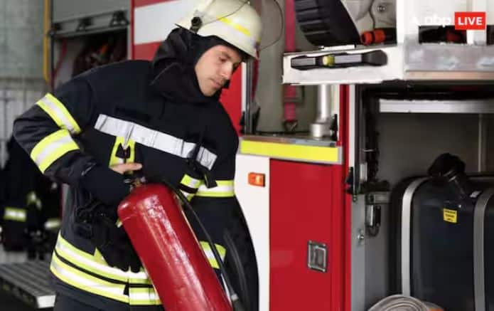 ਦੇਸ਼ ਦੇ ਸਾਰੇ ਜ਼ਿਲ੍ਹਿਆਂ ਵਿੱਚ ਇੱਕ ਐਮਰਜੈਂਸੀ ਫਾਇਰ ਯੂਨਿਟ ਹੈ। ਇਸ ਫਾਇਰ ਯੂਨਿਟ ਦਾ ਕੰਮ ਕਿਸੇ ਵੀ ਐਮਰਜੈਂਸੀ ਸਥਿਤੀ ਵਿੱਚ ਮੌਕੇ 'ਤੇ ਪਹੁੰਚਣਾ ਹੈ ਜਿੱਥੇ ਅੱਗ ਲੱਗਦੀ ਹੈ ਅਤੇ ਲੋਕਾਂ ਨੂੰ ਬਚਾਉਣਾ ਅਤੇ ਅੱਗ ਬੁਝਾਉਣਾ ਹੈ।