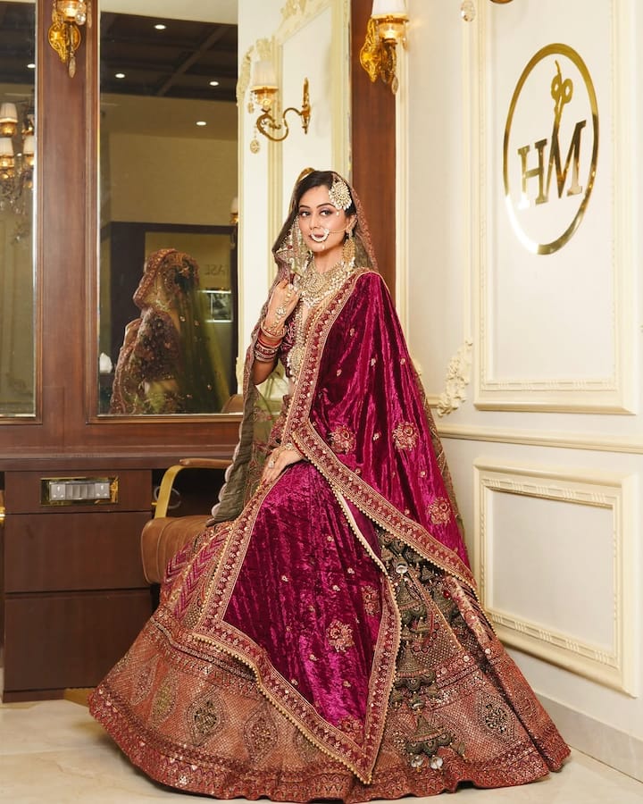 Falaq surely knows how to impress fans with her statement looks.
