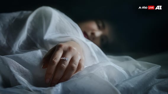 Bihar: औरंगाबाद में पति ने पत्नी की टांगी से गला काटकर की हत्या, शव को कंबल में लपेटकर लगाई आग Bihar: औरंगाबाद में पति ने पत्नी की टांगी से गला काटकर की हत्या, शव को कंबल में लपेटकर लगाई आग