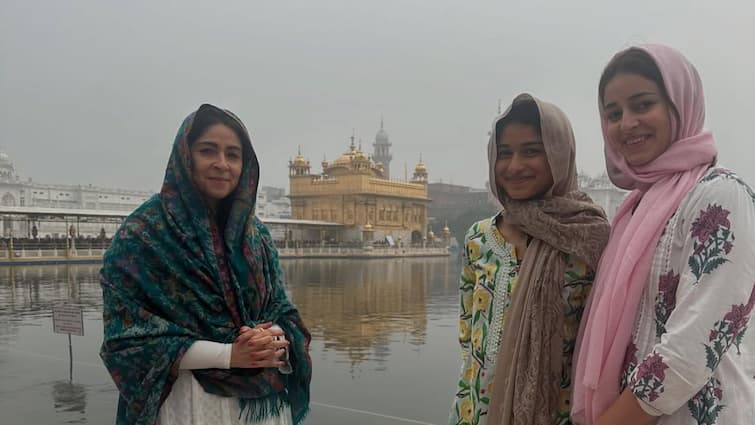 Ananya Panday Seeks Blessings With Family At The Golden Temple, See Pics