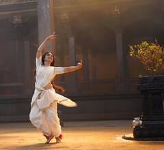 Prajakta Mali : दरवळते मी कस्तुरी 'फुलवंती', प्राजक्ता माळीचे खास फोटो