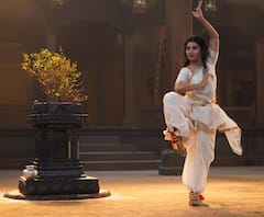 Prajakta Mali : दरवळते मी कस्तुरी 'फुलवंती', प्राजक्ता माळीचे खास फोटो