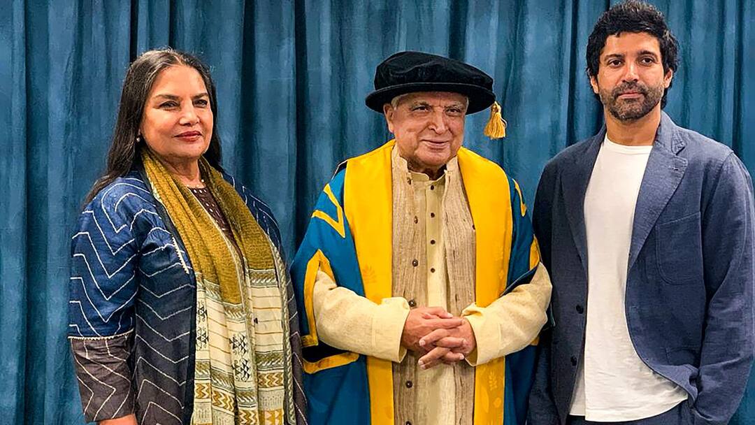 Javed Akhtar talks about meeting with Farhad Akhtar Entertainment News Bollywood Javed Akhtar: 'ছেলের সঙ্গে দেখা করার জন্য সময় চাইতে হয়', বাবা হিসেবে ফারহানকে নিয়ে কী উপলদ্ধি জাভেদের?