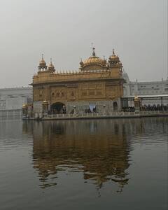 Ananya Panday Seeks Blessings With Family At The Golden Temple, See Pics