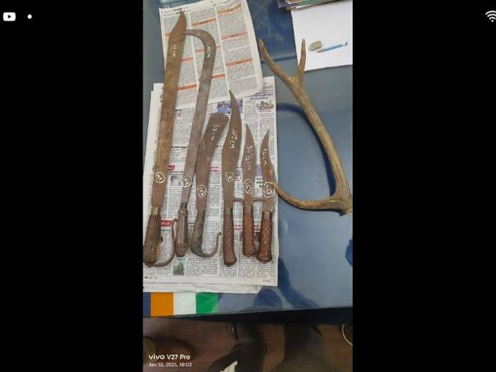 Karur crime 2 person arrested with country-made firearms tnn கரூரில் நாட்டுத் துப்பாக்கியுடன் இருந்த 2 பேர் கைது