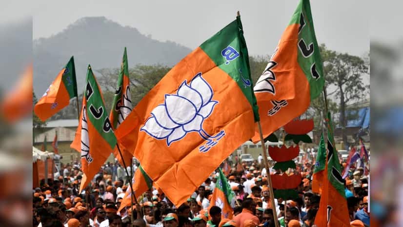 દિલ્લીમાં BJPની બીજી યાદી પર મંથન, એક ડઝન સીટ પર ઉમેદવારોના નામ પર વિચારણા BJP has not yet announced the second list of candidates for the Delhi Assembly elections દિલ્લીમાં BJPની બીજી યાદી પર મંથન, એક ડઝન સીટ પર ઉમેદવારોના નામ પર વિચારણા