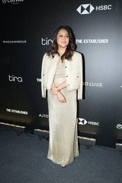 Gauri Khan Stuns In A Golden Gown At A Fashion Event, See Pics