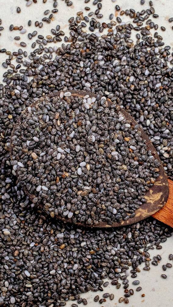 চিয়া সিড মিশিয়ে খান আমলকির রস, উপকার পাবেন অল্প দিনেই