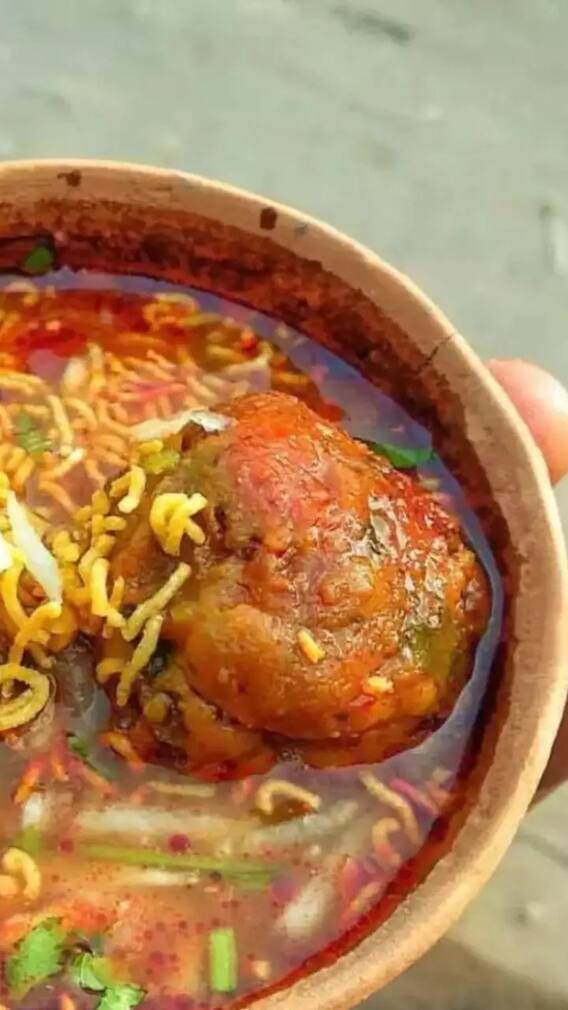 महाकुंभ के स्नान के बाद जरूर लें प्रयागराज की मशहूर चाट का स्वाद