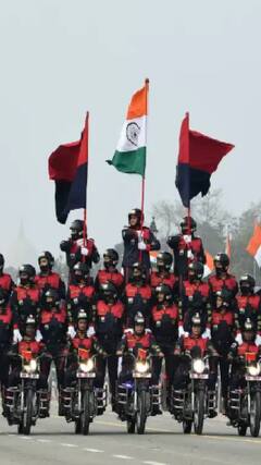 सर्द सुबह में कर्तव्य पथ पर 76 - वें गणतंत्र  दिवस  के लिए परेड का अभ्यास  | ABP SHORTS