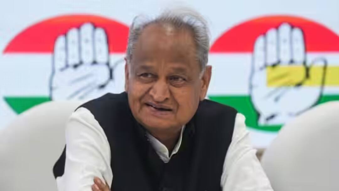 Rajasthan Former CM and Congress Leader Ashok Gehlot underwent gall bladder surgery राजस्थान के पूर्व CM अशोक गहलोत की हुई सर्जरी, सोशल मीडिया पर बताई अपनी बीमारी