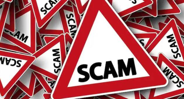 તેમણે કહ્યું હતું કે સુપ્રીમ કોર્ટના નામે ચાલતી નકલી વેબસાઇટ વકીલો, વાદી-પ્રતિવાદીઓ અને સામાન્ય નાગરિકોને નિશાન બનાવી શકે છે. ભારતમાં ઓનલાઈન છેતરપિંડીના વધી રહેલા કિસ્સાઓ વચ્ચે આ સલાહ ખૂબ જ મહત્વપૂર્ણ છે.