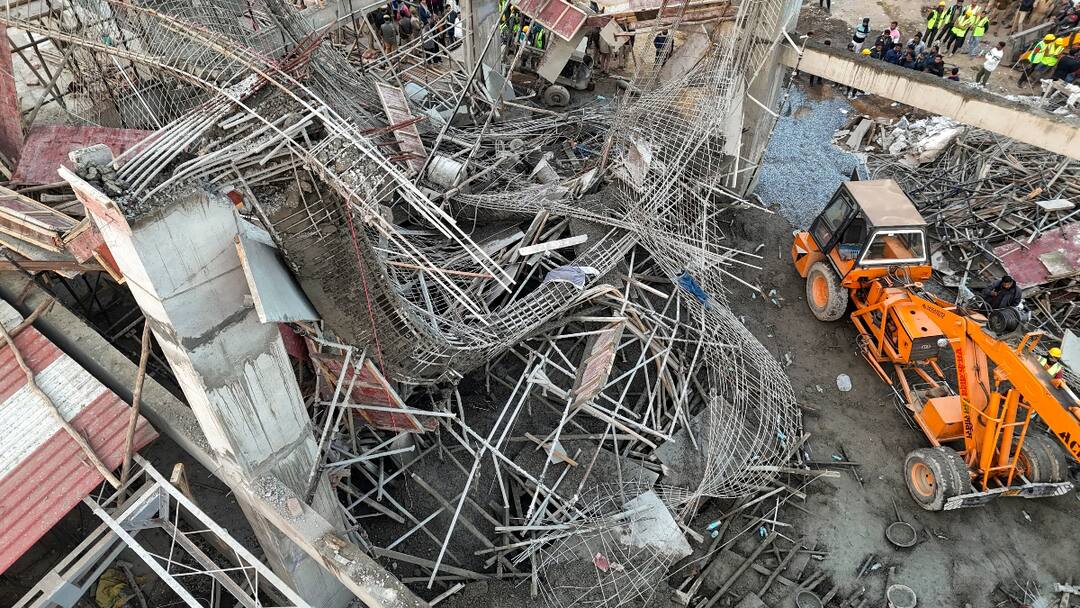 Rescue Teams Work Overnight To Save 28 Trapped Workers After Part Of Kannauj Railway Station Building Collapses Kannauj Railway Station concludes 28 workers pulled out safely as rescue operation Rescue Teams Work Overnight To Save 28 Trapped Workers After Part Of Kannauj Railway Station Building Collapses