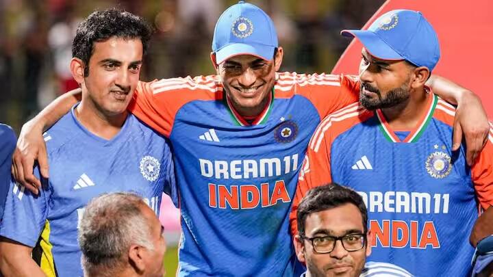 શનિવારે મુંબઈમાં બીસીસીઆઈના અધિકારીઓએ રોહિત શર્મા અને કોચ ગૌતમ ગંભીર સાથે બેઠક પણ યોજી હતી.