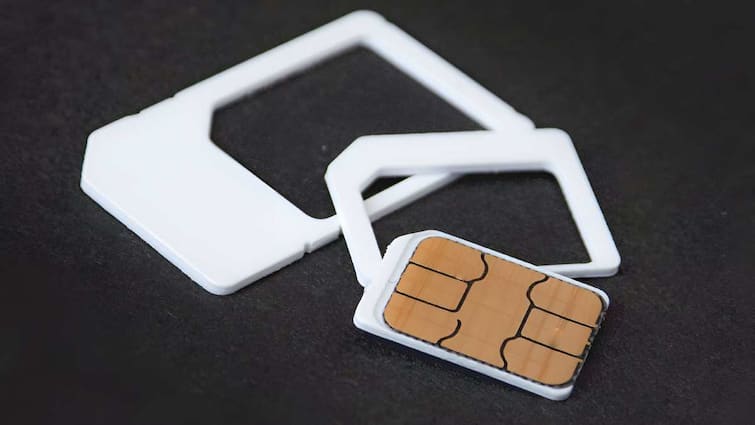 Do you know why the SIM card is cut from the side This is the reason tech tips hindi