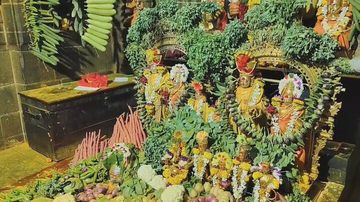 पौष महिन्याच्या शुक्ल पक्षातील अष्टमी पासून पौष पौर्णिमेपर्यंत शाकंभरी उत्सव साजरा केला जातो. जेजुरीमध्ये खंडोबासोबत म्हाळसाई आणि बाणाई असल्याने या मंदिरामध्येही आज शाकंभरी उत्सव साजरा केला गेलाय.