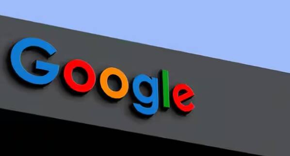 Google આજકાલ  આપણા જીવનનો એક મહત્વપૂર્ણ ભાગ બની ગયું છે. આપણને કોઈપણ પ્રશ્નનો જવાબ જોઈતો હોય કે કોઈ માહિતી મેળવવાની ઈચ્છા હોય, ગૂગલ પર સર્ચ કરવું એ આપણી પ્રથમ આદત બની ગઈ છે. પરંતુ શું તમે જાણો છો કે ગૂગલ પર કેટલીક વસ્તુઓ સર્ચ કરવાથી તમને જેલ થઈ શકે છે. જો તમે અજાણતા પણ આ વસ્તુઓને સર્ચ કરશો તો તમારી સામે કાયદાકીય કાર્યવાહી થઈ શકે છે. ચાલો જાણીએ આવી વસ્તુઓ વિશે જેનાથી તમારે દૂર રહેવું જોઈએ.