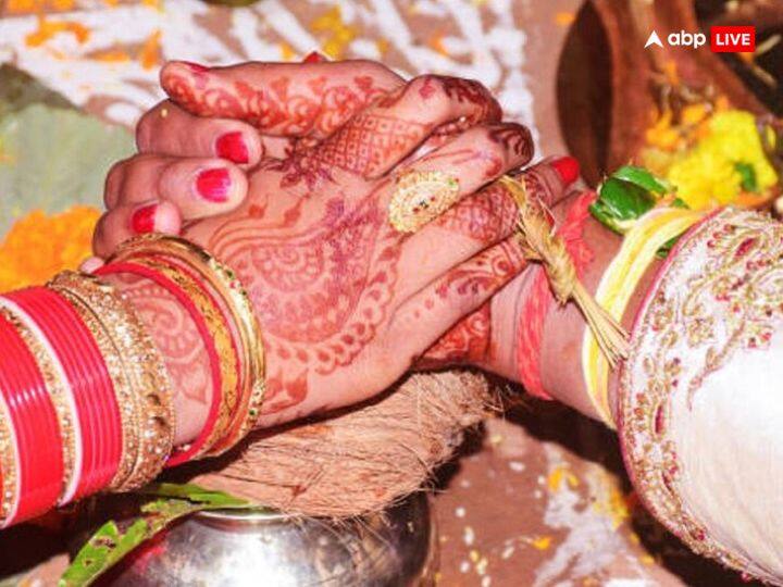 किसी भी शुभ और मांगलिक कार्य के लिए सूर्य का तेज होना बहुत ही अच्छा माना जता है. खरमास में सूर्य का तेज कम हो जाता है. इसी वजह से खरमास के दौरान विवाह और मांगलिक कार्य नहीं किए जाते हैं.