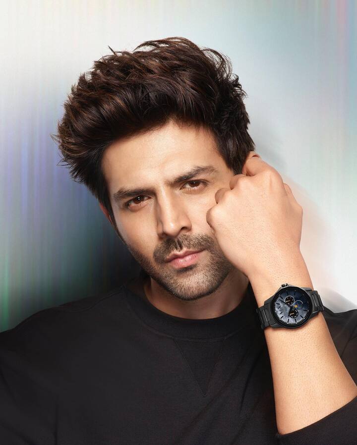 कई मीडिया रिपोर्ट्स के मुताबिक ऐसी खबरें भी आई हैं कि 'आशिकी 3' अब ठंडे बस्ते में चली गई है. अब अनुराग बसु कार्तिक आर्यन के साथ नई फिल्म बनाने जा रहे हैं.