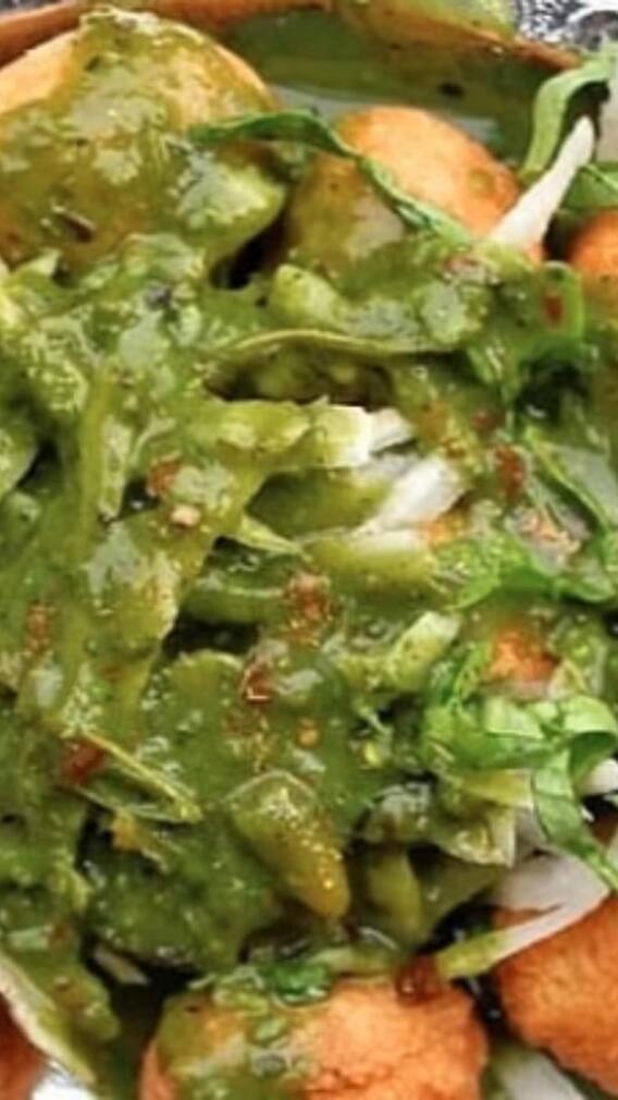 दिल्ली के 5 प्रसिद्ध फूड स्पॉट्स, जो आपको जरूर ट्राई करने चाहिए