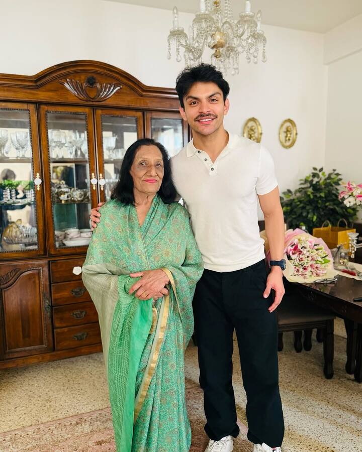 Hearing personal anecdotes from the family left Veer feeling humbled and moved, as he gained a deeper understanding of Devayya’s bravery and sacrifice.
