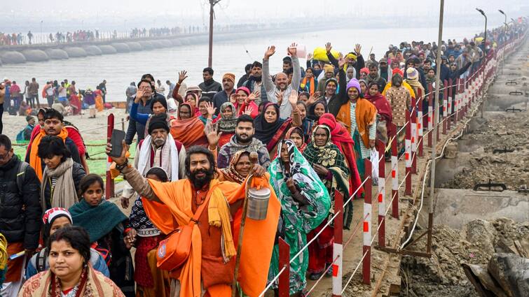 prayagrajka mausam weather for next three days in Mahakumbh Check details Maha Kumbh 2025 Mausam: महाकुंभ में कैसा रहेगा अगले तीन दिन का मौसम? 2 डिग्री कम हो सकता है पारा, यहां जानें डीटेल्स