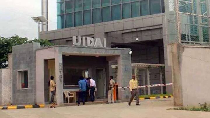 लेकिन अब आधार कार्ड यूजर्स के लिए यूनिक आइडेंटिफिकेशन अथॉरिटी ऑफ इंडिया यानी यूआईडीएआई की ओर से एक और नई सुविधा दी जा रही है. अब आधार यूजर्स को एआई की सुविधा भी मिलेगी. UIDAI ने हाल ही में AI चैटबॉट Aadhaar Mitra की शुरुआत की है.