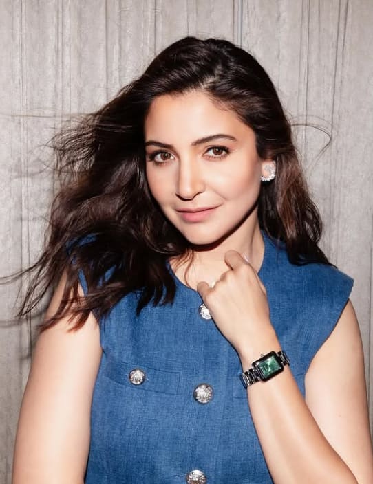 फेमस होस्ट सिमी गरेवाल के साथ अनुष्का के एक पुराने वीडियो इंटरव्यू में, शादी के प्रति अपने कमिटमेंट को लेकर बात की थी. उन्होंने शादी की पवित्रता में अपना विश्वास व्यक्त किया और काम से ज्यादा परिवार को प्रोयिरिटी देने की इच्छा जताई थी.