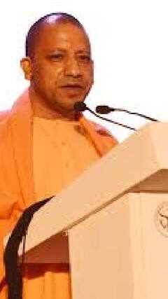 Delhi Election 2025: CM Yogi ने भरी सभा में लिए Ravi Kishan के मजे! | ABP SHORTS