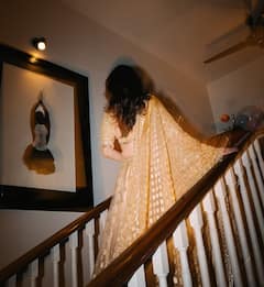 Mahira Khan Dazzles In A Timeless Golden Lehenga By Manish Malhotra, SEE PICS