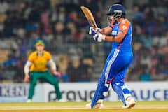 Shafali Verma: शेफाली वर्मा ने दमदार वापसी करते हुए जड़ा शतक, 70 गेंदों में बनाए 115 रन