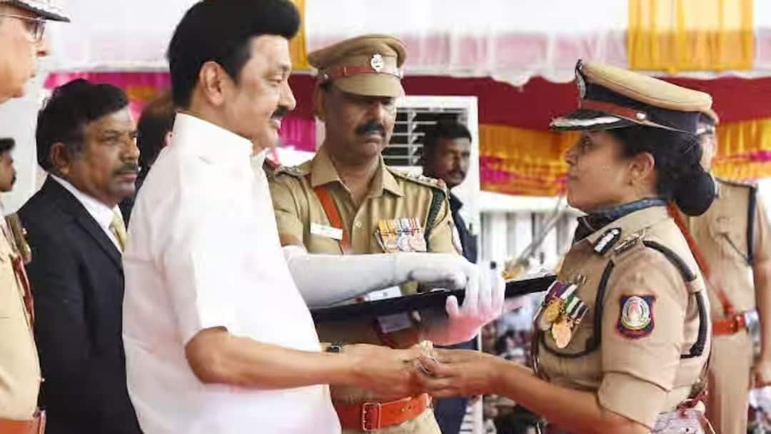 TAMIL NADU CM MK STALIN ORDERS PONGAL MEDALS TO 3186 POLICE PERSONNEL ON THE OCCASION OF THE PONGAL DAY 2025 TN Police Awards: பொங்கல் அதிரடி..! 3186 காவலர்களுக்கு முதல்வர் பதக்கங்கள்- முதலமைச்சர் ஸ்டாலின் அறிவிப்பு
