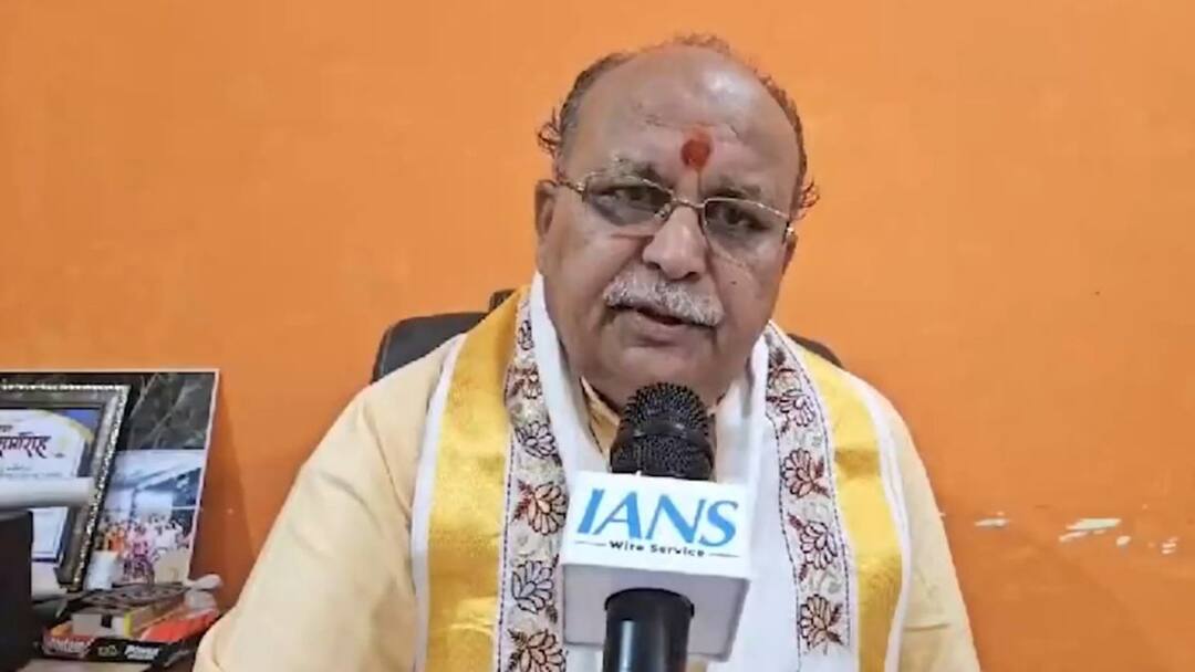 'Rs 1 Lakh Reward For Having 4 Children': MP Board Chief Pandit Vishnu Rajoria's Advice To Brahmin Couples 'Rs 1 Lakh Reward For Having 4 Children': MP Board Chief's Advice To Brahmin Couples