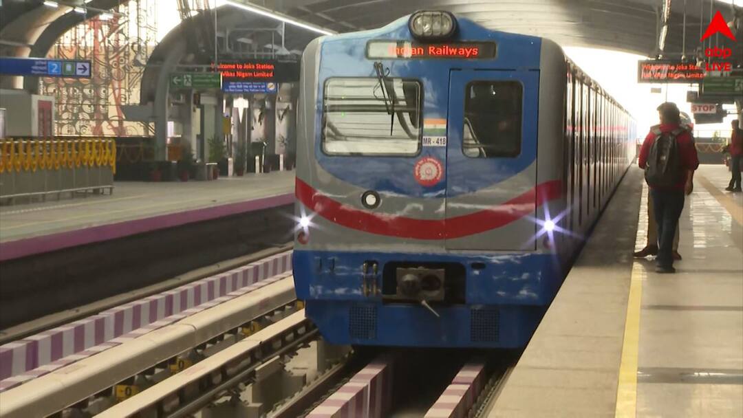 Kolkata Metro Service : নিত্যযাত্রীদের ভোগান্তি মেটাতে বড় সিদ্ধান্ত মেট্রো কর্তৃপক্ষের, দেড় মাস সম্পূর্ণ বন্ধ থাকতে পারে ইস্ট-ওয়েস্ট মেট্রো ? kolkata metro authority takes new decision to for noapara to new garia route and east west metro to hold service for one and half month Kolkata Metro Service : নিত্যযাত্রীদের ভোগান্তি মেটাতে বড় সিদ্ধান্ত মেট্রো কর্তৃপক্ষের, দেড় মাস সম্পূর্ণ বন্ধ থাকতে পারে ইস্ট-ওয়েস্ট মেট্রো ?