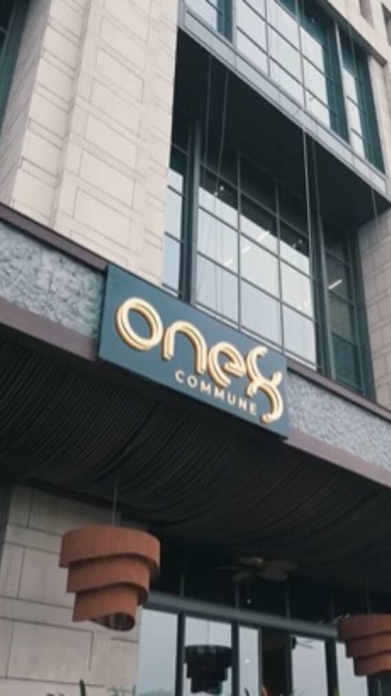 বিরাটের রেস্টুরেন্টে ভুট্টার দাম ৫০০ টাকা! সোশ্য়াল মিডিয়ায় কী লিখলেন তরুণী?