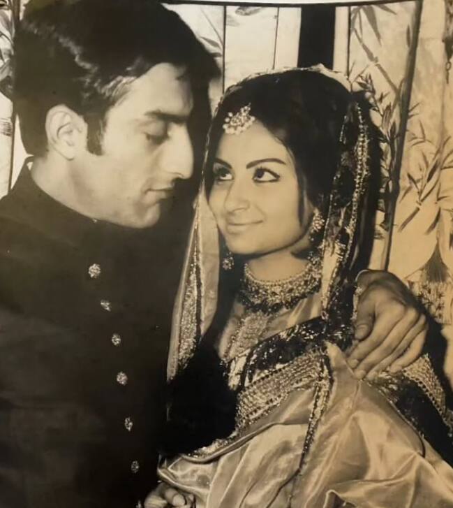 बॉलीवुड की मोस्ट आइकॉनिक लव स्टोरीज में से एक अभिनेत्री शर्मिला टैगोर और क्रिकेटर मंसूर अली खान पटौदी की है. शर्मिला एक बंगाली ब्राह्मण थीं, उन्होंने इस्लाम धर्म अपनाकर 1969 में पटौदी के नवाब से शादी की थी. शर्मिला ने धर्म बदलने के बाद अपना नाम आयशा सुल्तान रख लिया था.