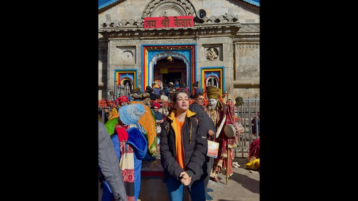 The viral Sadhvi's Instagram is full of religious content and spiritual teachings. She regularly posts images and videos of her visits to renowned gurus and spiritual leaders. She also uploads photos of her visits to some of the famous Indian temples like Badrinath, Kedarnath, and Surkanda Devi, among others. (Image Source: Instagram/@host_harsha)