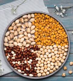 Vitamin B12 ਦੀ ਕਮੀ ਨੂੰ ਦੂਰ ਕਰਨ ਲਈ...ਸ਼ਾਕਾਹਾਰੀ ਲੋਕ ਡਾਈਟ 'ਚ ਸ਼ਾਮਿਲ ਕਰਨ ਇਹ ਚੀਜ਼ਾਂ, ਮਿਲੇਗਾ ਫਾਇਦਾ