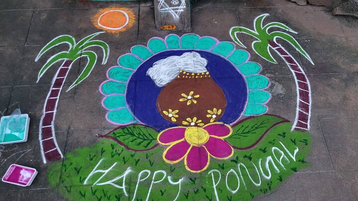 ஒவ்வொரு வீடுகளிலும் பொங்கல் பண்டிகையை முன்னிட்டு வாசலில் கோலம் போடுவது வழக்கம்.